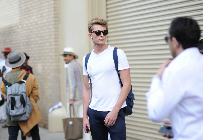  photo man-wearing-a-white-t-shirt-street-style_zpsyao0ro1i.jpg