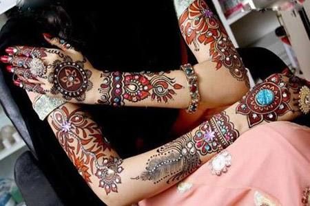 Moroccois known for its rich traditions of craft and mehndi designs