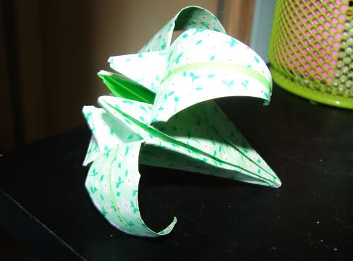 lily,paper,craft,green,floral